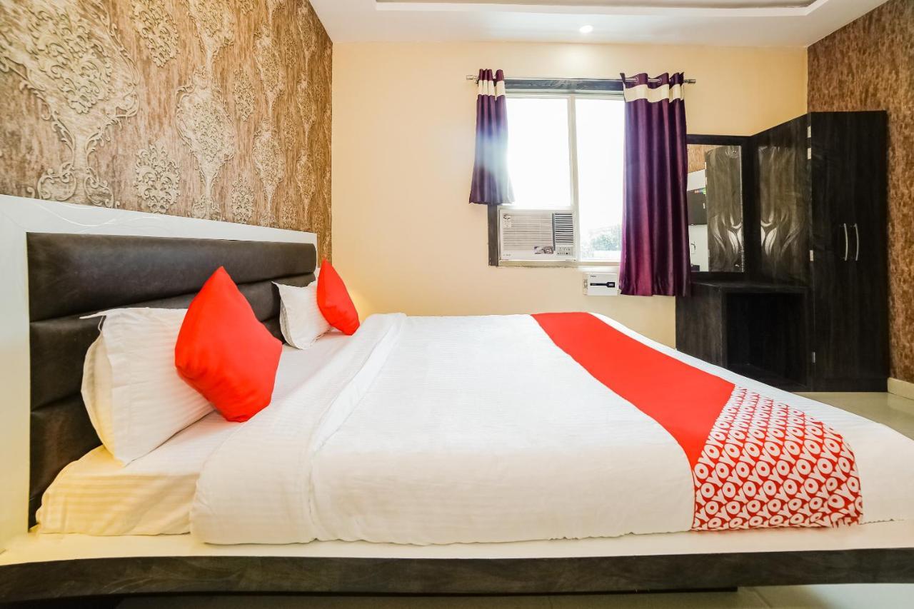 Oyo 41923 Prema Kunj Resort Jhānsi Buitenkant foto