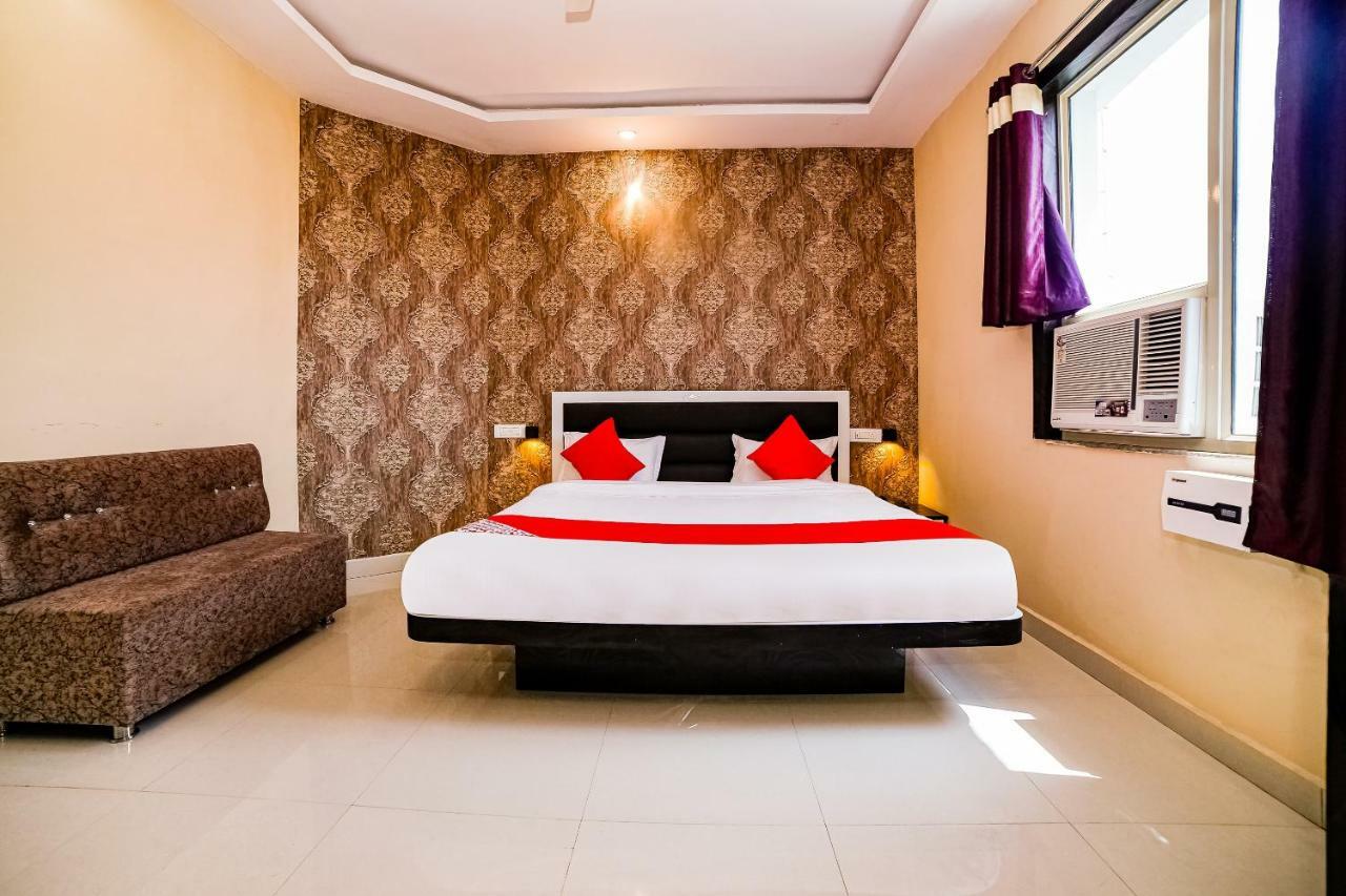 Oyo 41923 Prema Kunj Resort Jhānsi Buitenkant foto